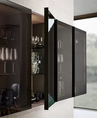 کابینت شیشه ای
