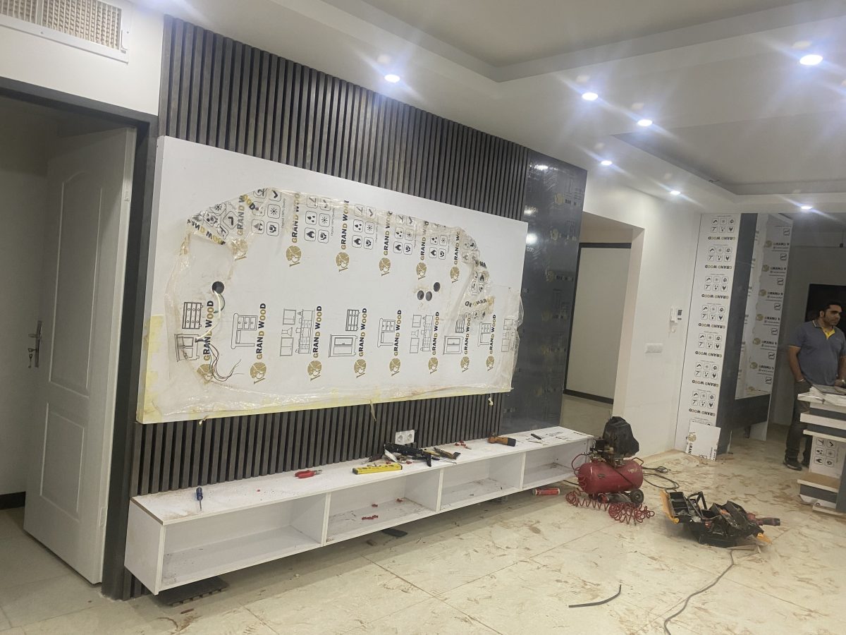 IMG 2491 تی وی وال سفید طوسی