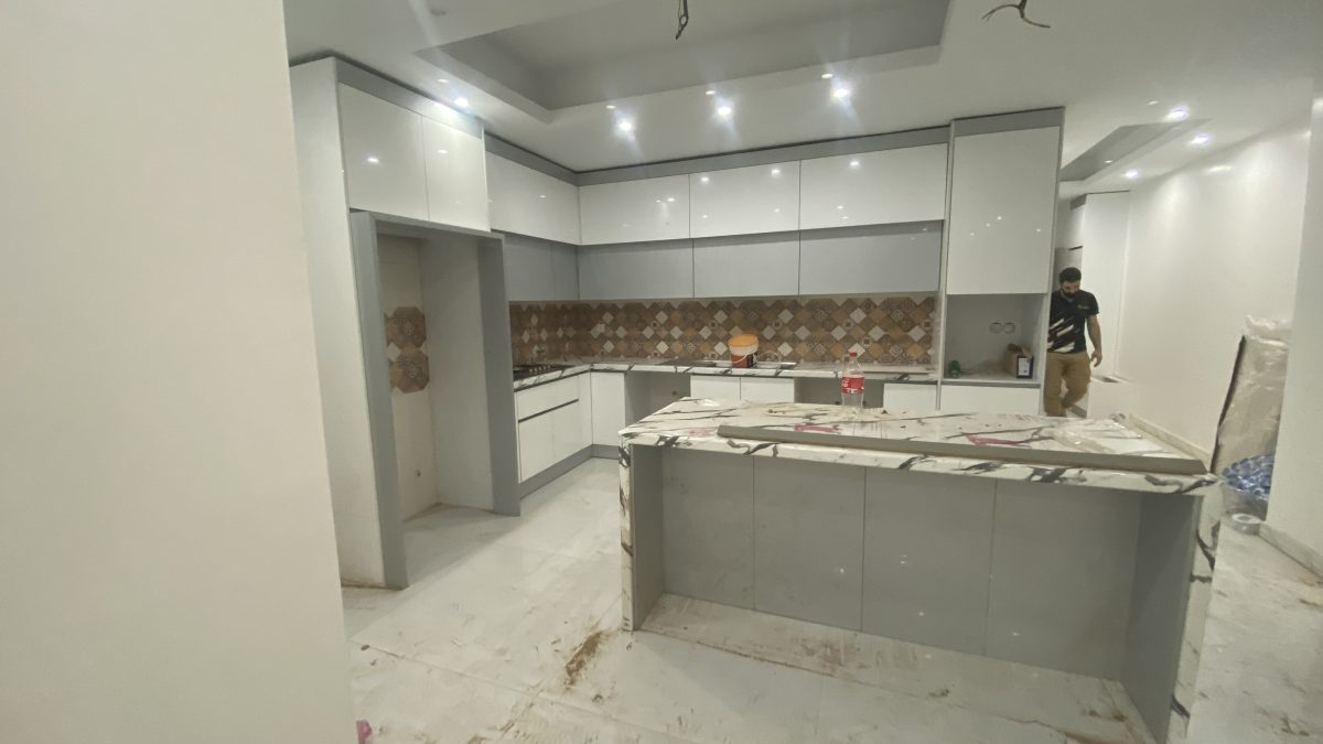 IMG E2486 نمونه کابینت های گلاس ترک