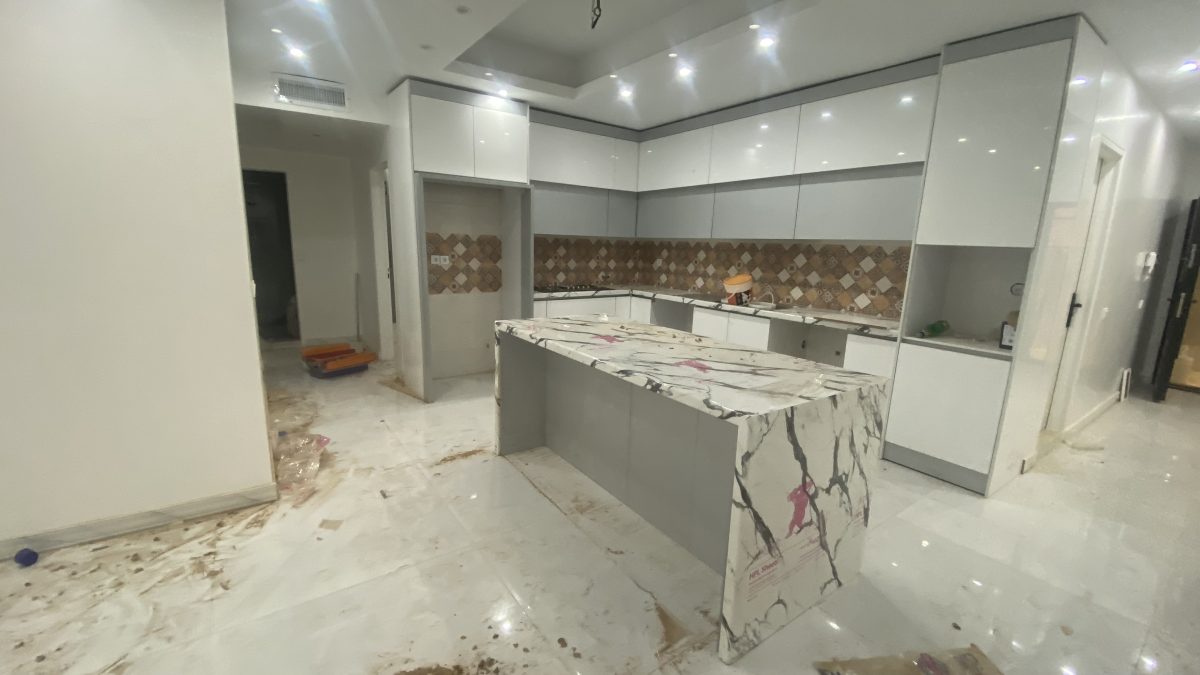 IMG E2488 نمونه کابینت های گلاس ترک