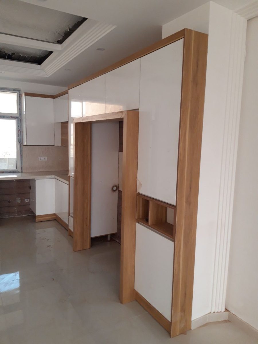 کابینت سفید قهوه ای | جنس ام دی اف و های گلاس 16 photo 2024 05 27 22 24 53 کابینت سفید قهوه ای | جنس ام دی اف و های گلاس