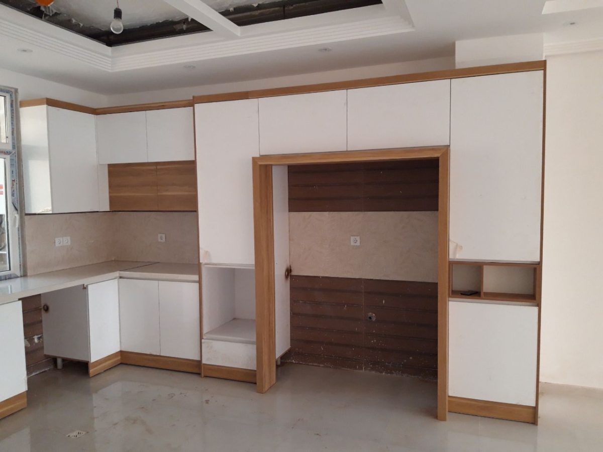 کابینت سفید قهوه ای | جنس ام دی اف و های گلاس 17 photo 2024 05 27 22 24 55 کابینت سفید قهوه ای | جنس ام دی اف و های گلاس