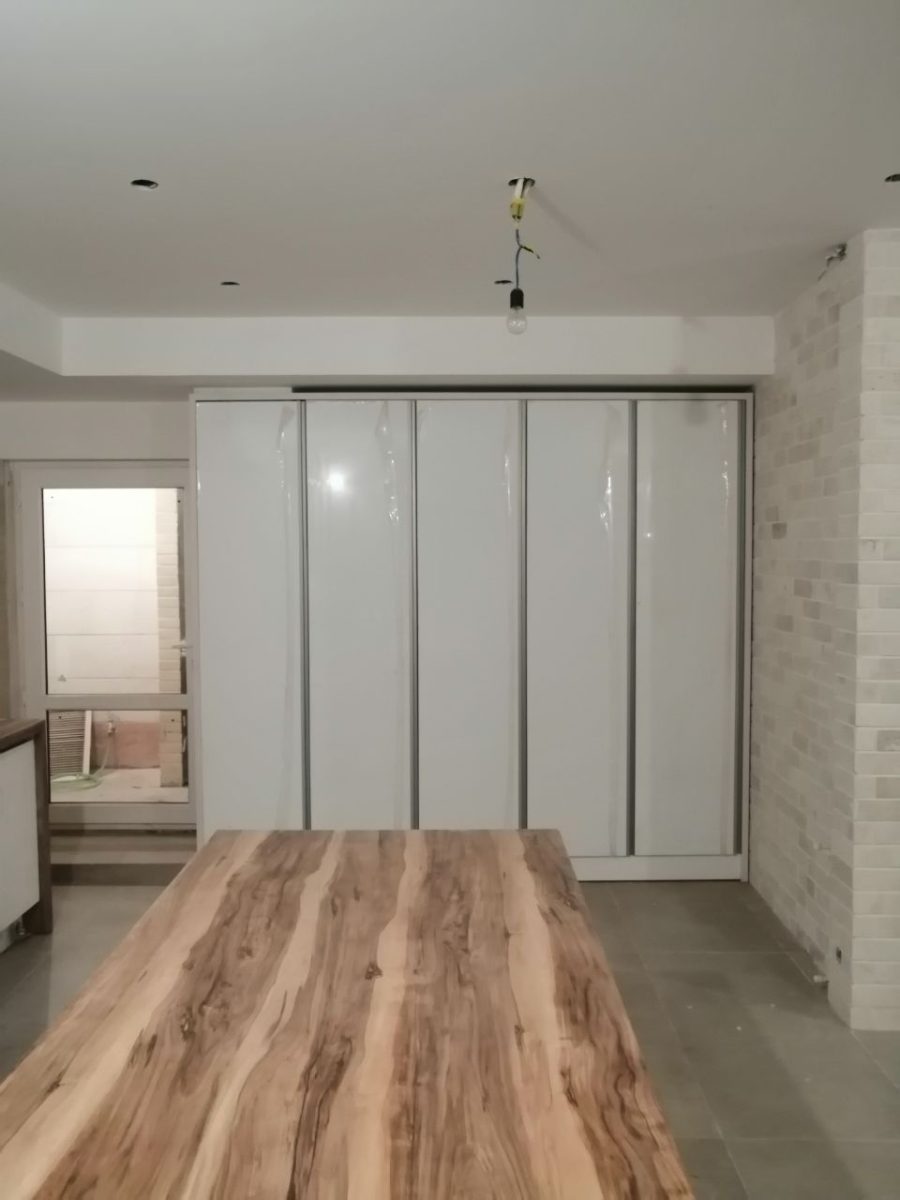 photo 2024 05 27 22 35 09 کمد دیواری جاکفشی سفید های گلاس | نمونه کار