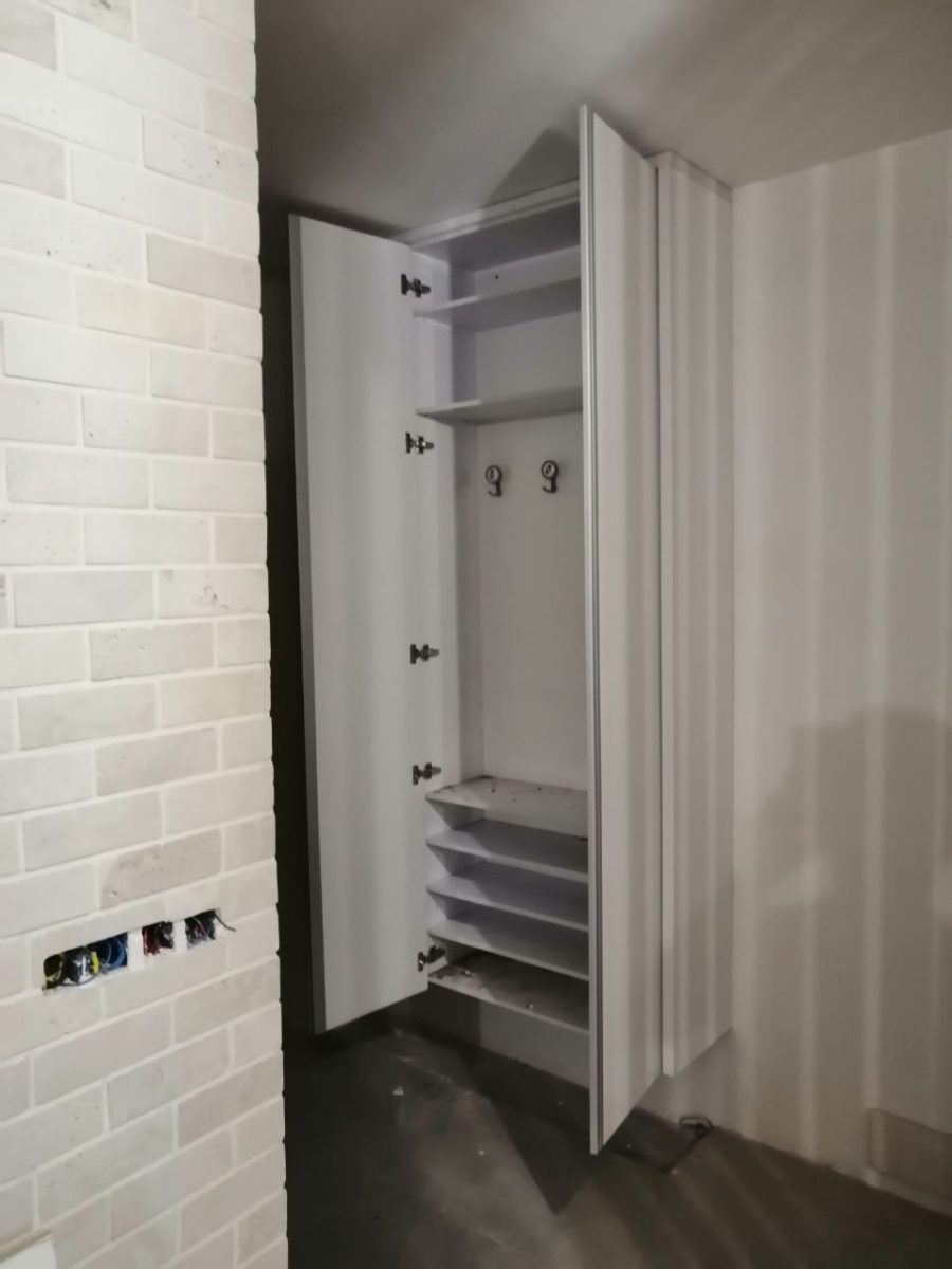 photo 2024 05 27 22 35 13 کمد دیواری جاکفشی سفید های گلاس | نمونه کار