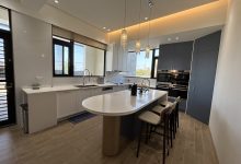 422386586 833694205226144 6914874802738064972 n کابینت مدرن رنگ سرمه ای سفید