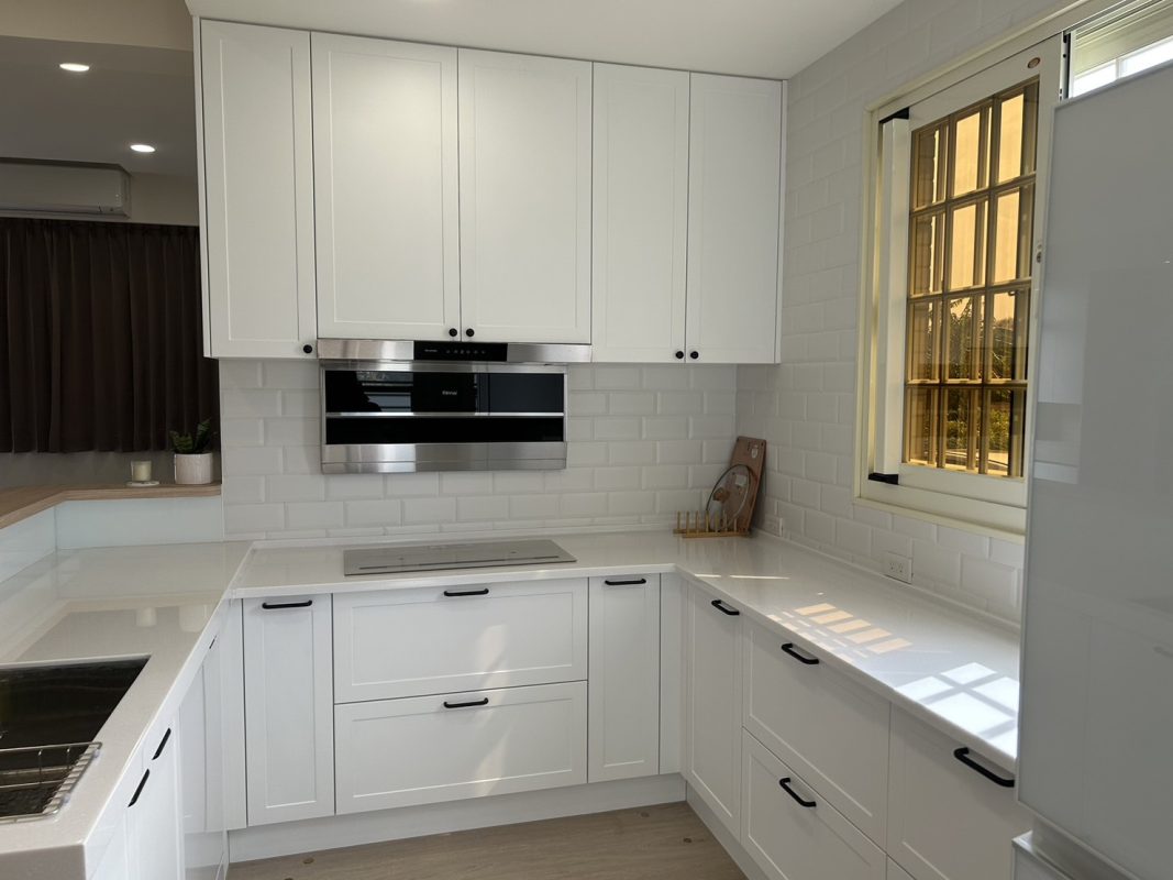 431903798 860720972523467 7996992980963872639 n نمونه کار کابینت سفیدمدرن