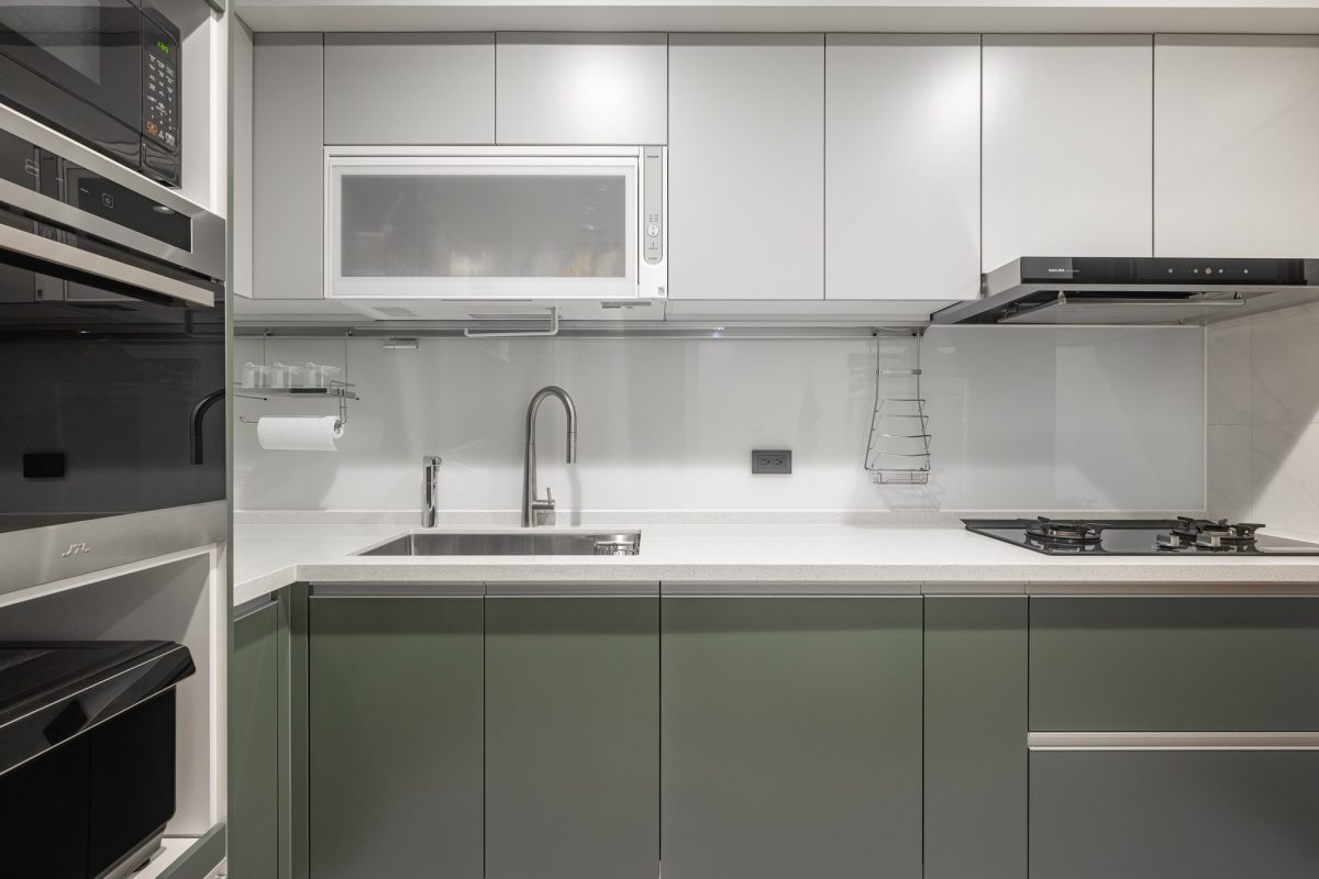 کابینت 01 1 کابینت های گلاس رنگ سبز خارجی