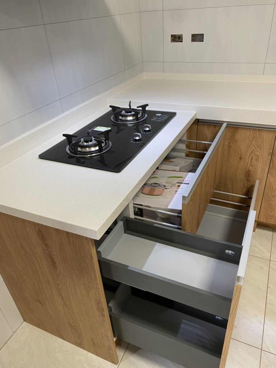 کابینت رنگ چوب | قهوه ای تک رنگ 18 کابینت رنگ چوب 5 کابینت رنگ چوب | قهوه ای تک رنگ