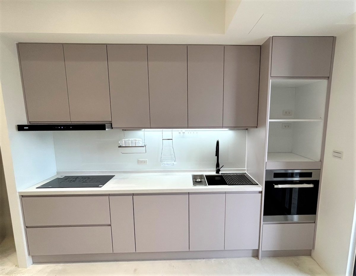 کابینت مدرن های گلاس طوسی مات روشن 16 کابینت طوسی مات 3 کابینت مدرن های گلاس طوسی مات روشن